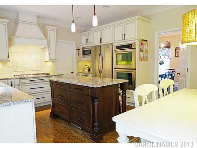 10320 Whitethorn Drive Charlotte NC 28277
