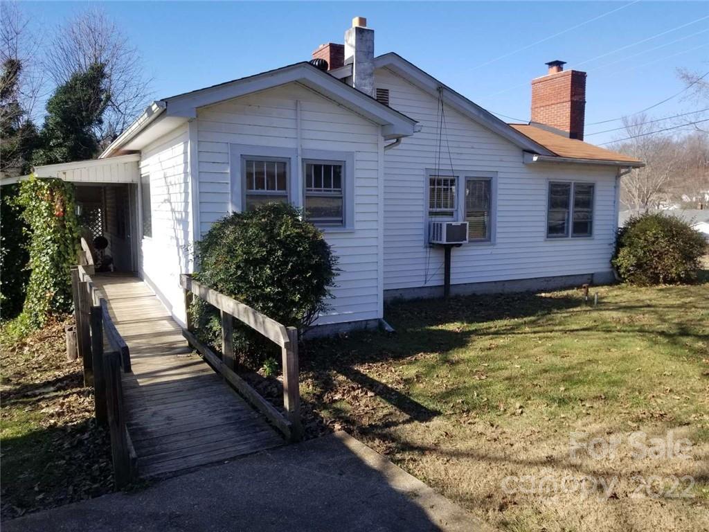 182 Highland Street Canton NC 28716