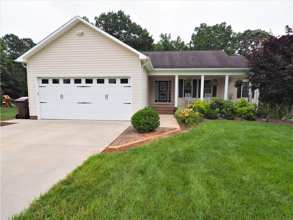 1867 Cordia Circle Newton NC 28658
