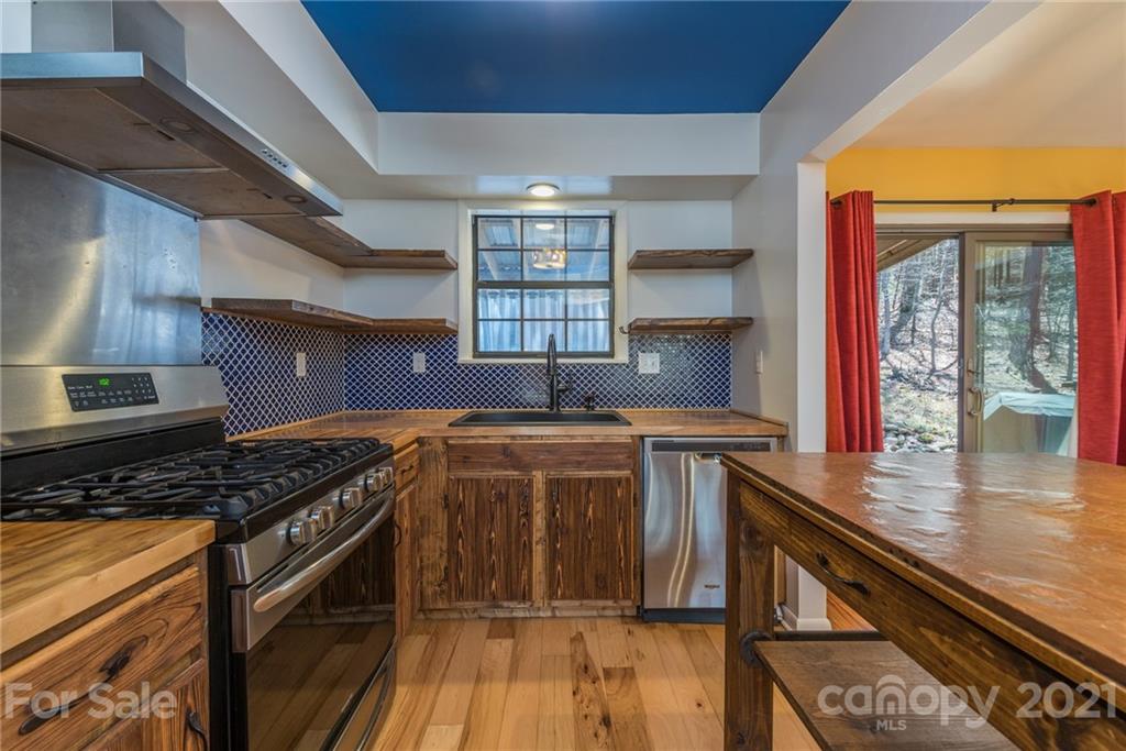 91 Deep Woods Road Weaverville NC 28787