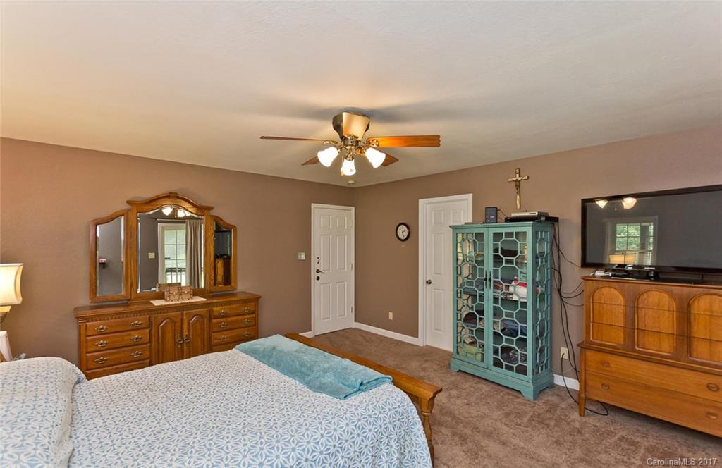 625 Brook Knoll Circle Weaverville NC 28787
