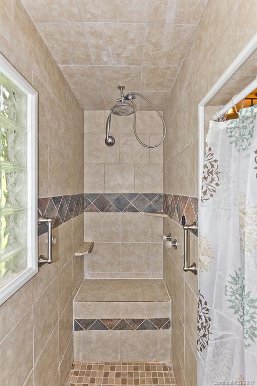 625 Brook Knoll Circle Weaverville NC 28787