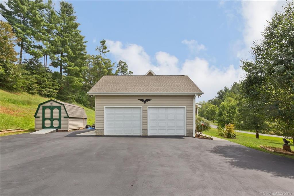 625 Brook Knoll Circle Weaverville NC 28787