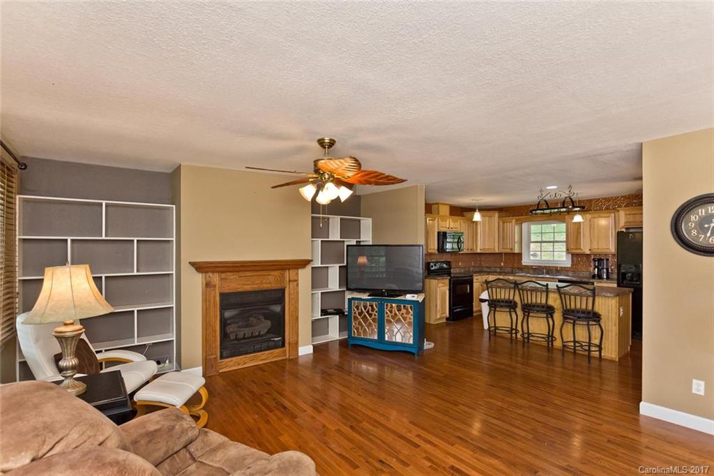 625 Brook Knoll Circle Weaverville NC 28787