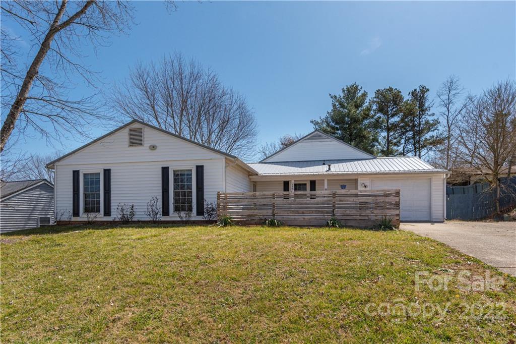 209 Scottlynn Drive Asheville NC 28806