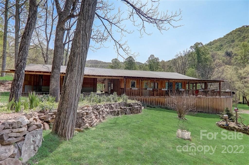 1813 Cedar Creek Farm Road Tuckasegee NC 28783