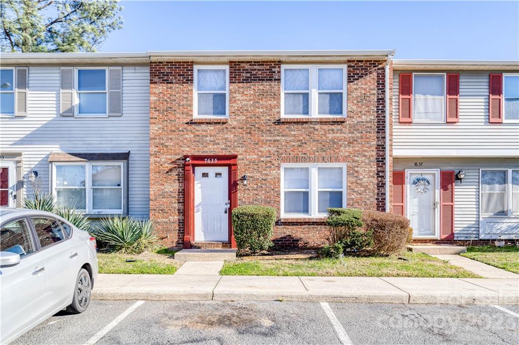 7635 Holly Grove Court Charlotte NC 28227