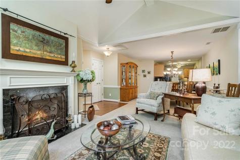 7439 Hurstbourne Green Drive Charlotte NC 28277