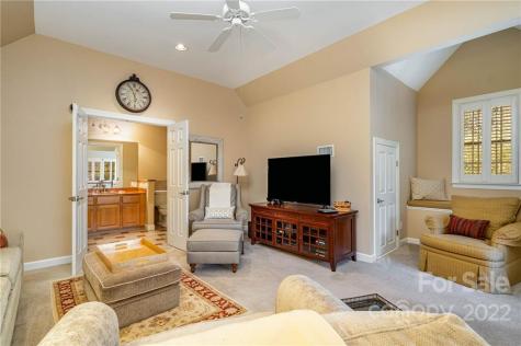 7439 Hurstbourne Green Drive Charlotte NC 28277