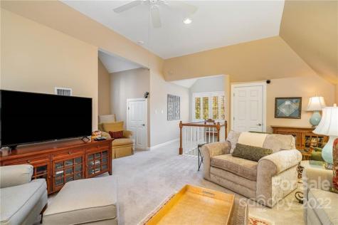 7439 Hurstbourne Green Drive Charlotte NC 28277