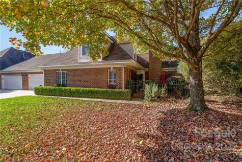 7439 Hurstbourne Green Drive Charlotte NC 28277