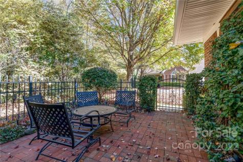 7439 Hurstbourne Green Drive Charlotte NC 28277