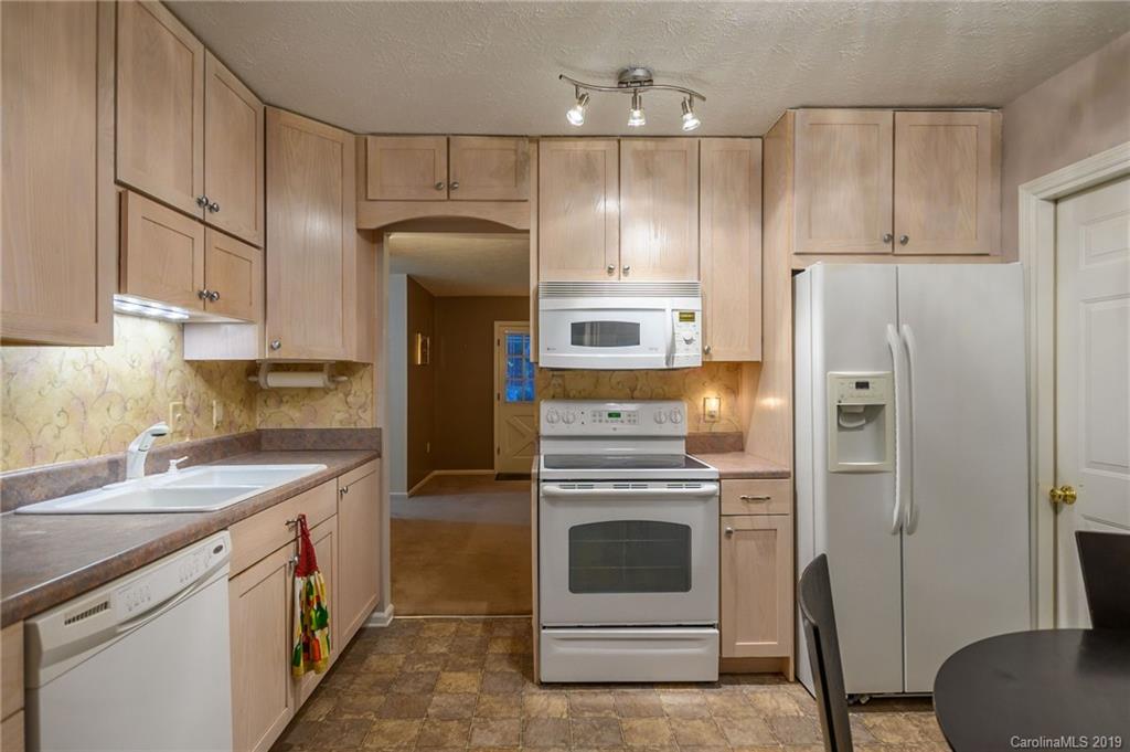 24 Merlin Way Asheville NC 28806