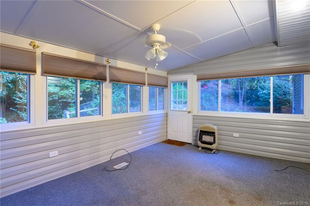 24 Merlin Way Asheville NC 28806