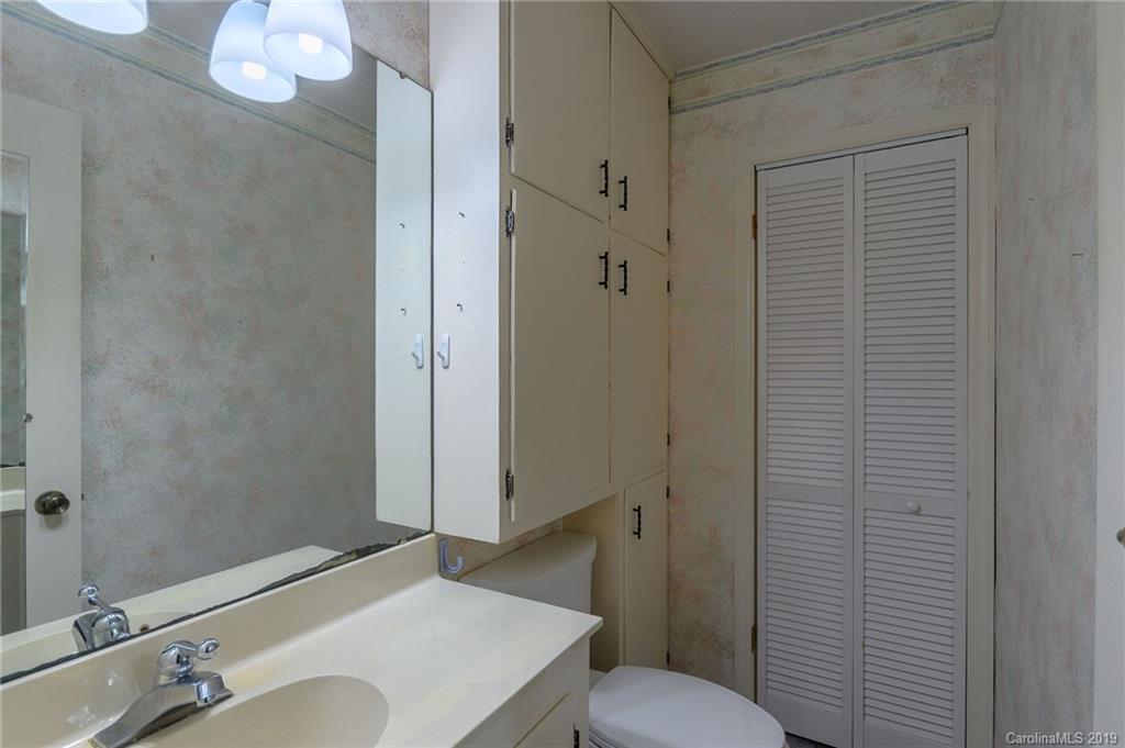 24 Merlin Way Asheville NC 28806