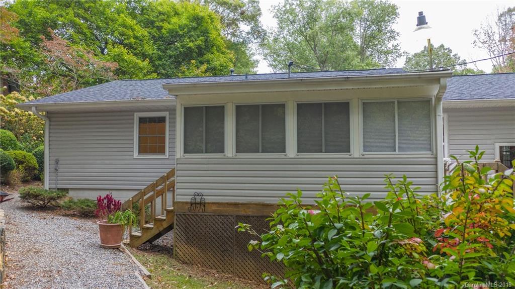 24 Merlin Way Asheville NC 28806