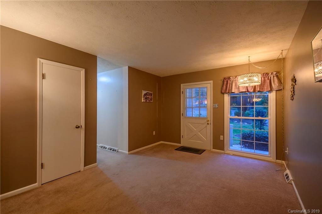 24 Merlin Way Asheville NC 28806