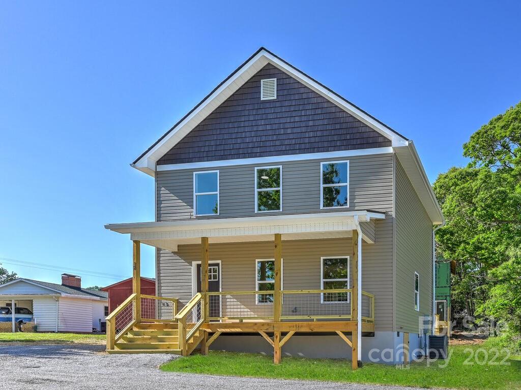 12 Oak Hill Road Candler NC 28715