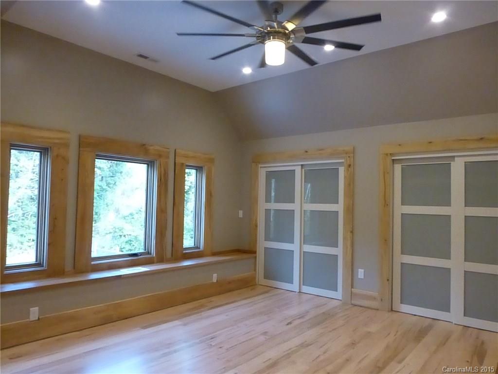 59 Gash Farm Road Asheville NC 28805