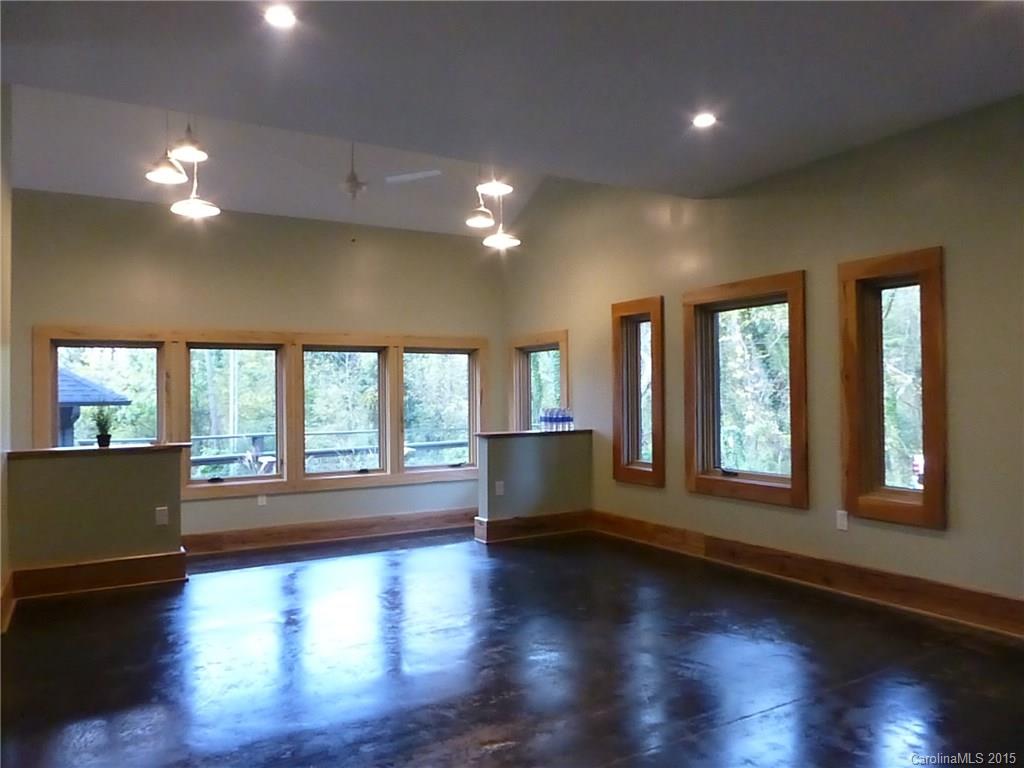 59 Gash Farm Road Asheville NC 28805