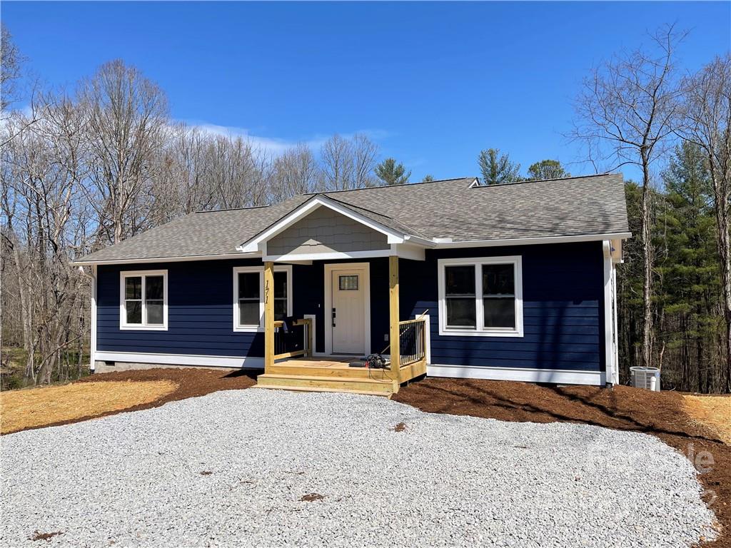 171 Walt Drive Hendersonville NC 28792
