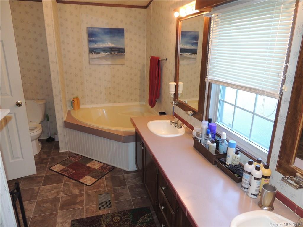 233 Fountain Way Swannanoa NC 28778
