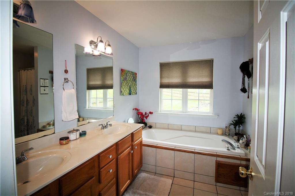 67 Pinerose Drive Weaverville NC 28787