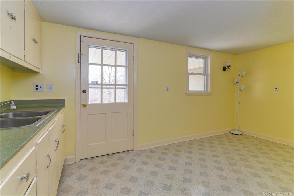 14 Gentlebreeze Lane Asheville NC 28805