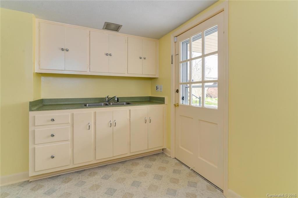 14 Gentlebreeze Lane Asheville NC 28805