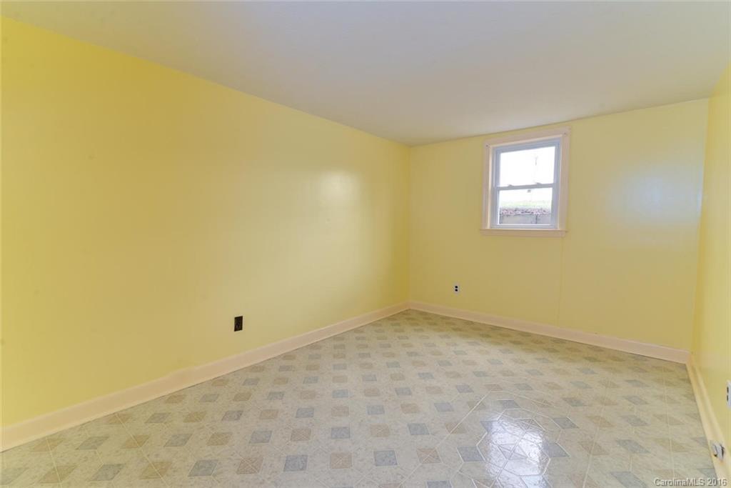 14 Gentlebreeze Lane Asheville NC 28805