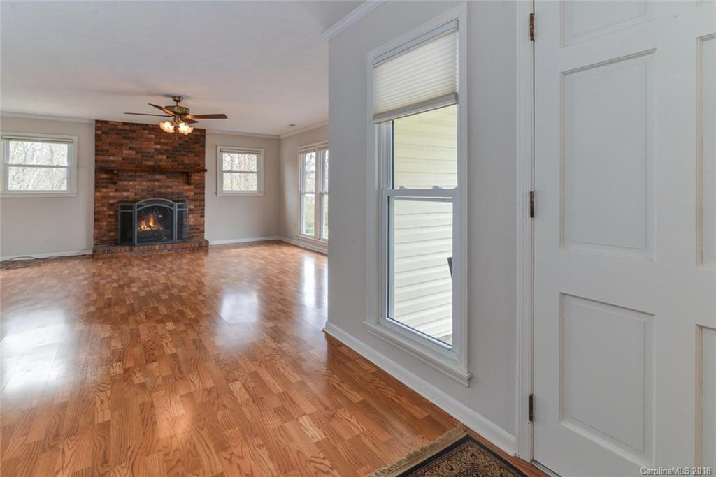 14 Gentlebreeze Lane Asheville NC 28805