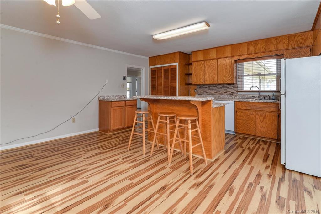 14 Gentlebreeze Lane Asheville NC 28805