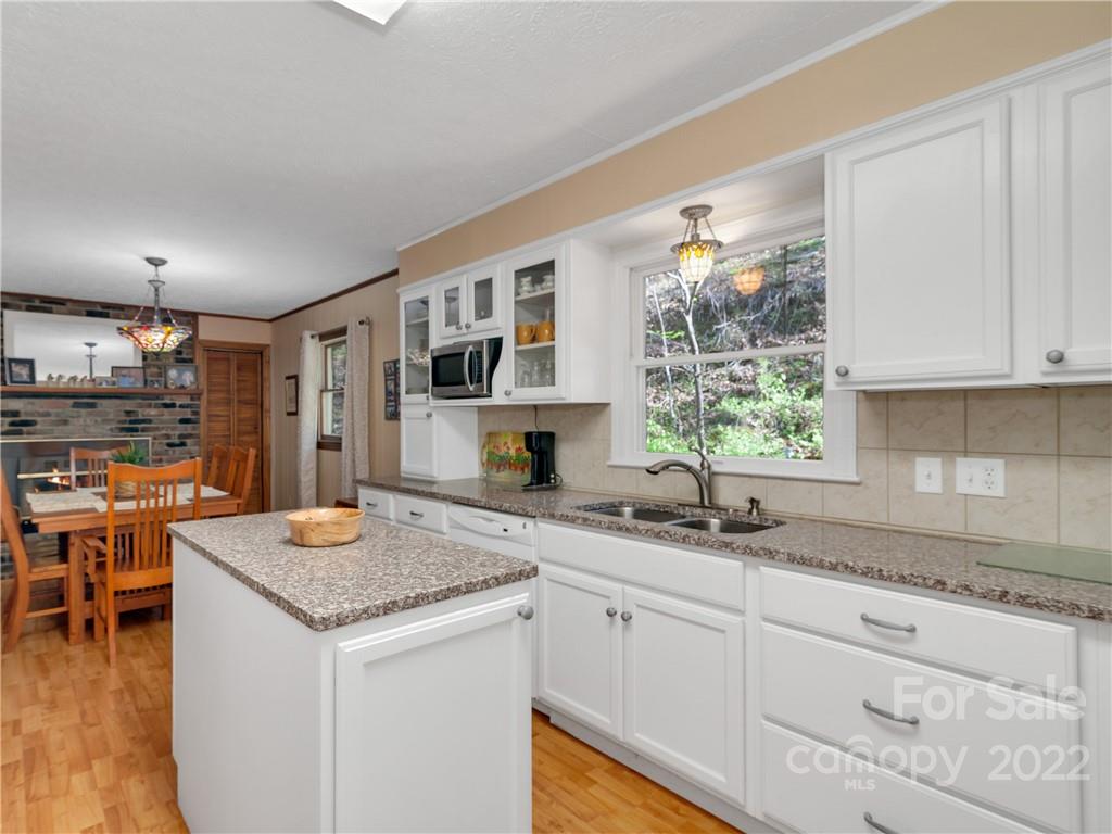 475 Pinewood Drive Waynesville NC 28786