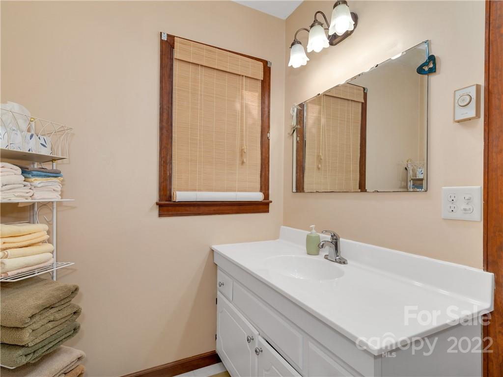 475 Pinewood Drive Waynesville NC 28786