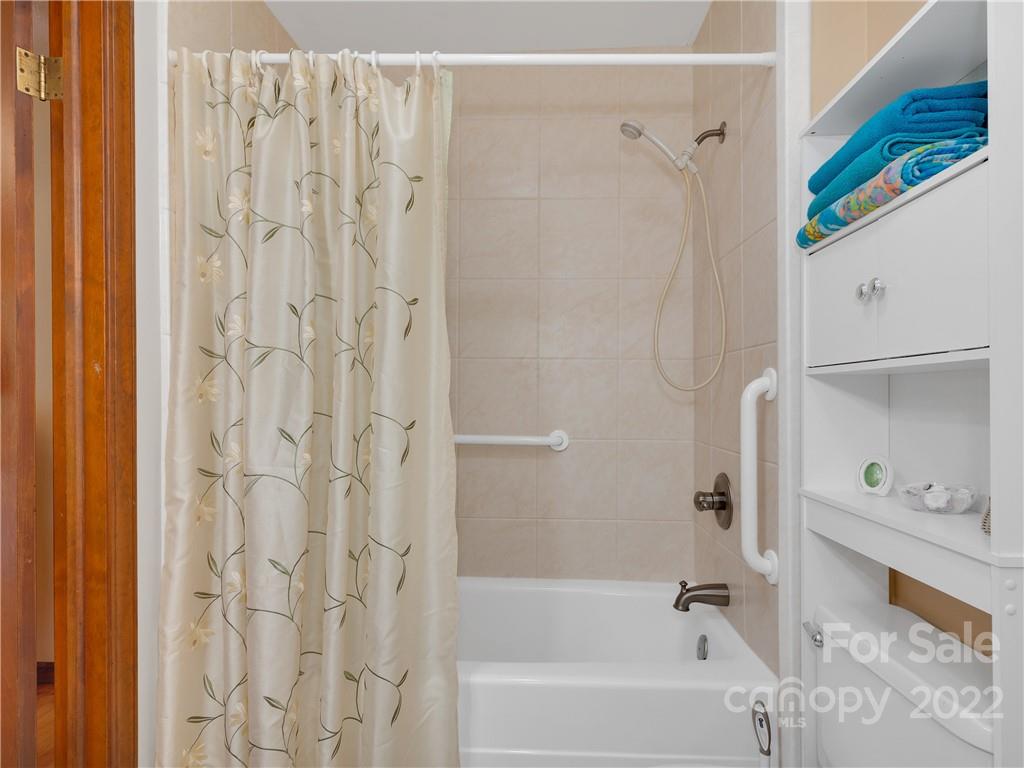 475 Pinewood Drive Waynesville NC 28786