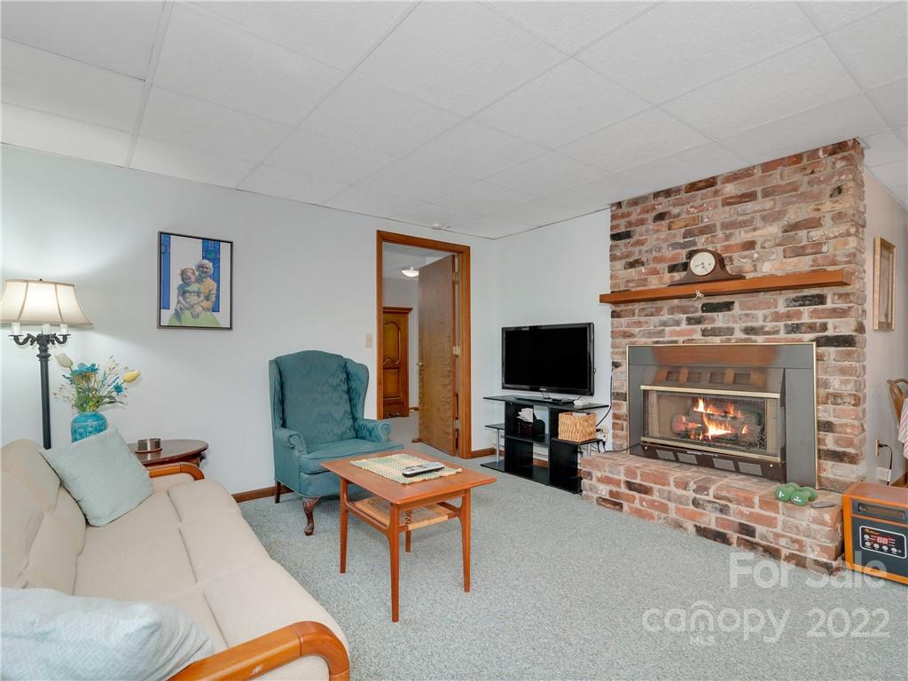 475 Pinewood Drive Waynesville NC 28786