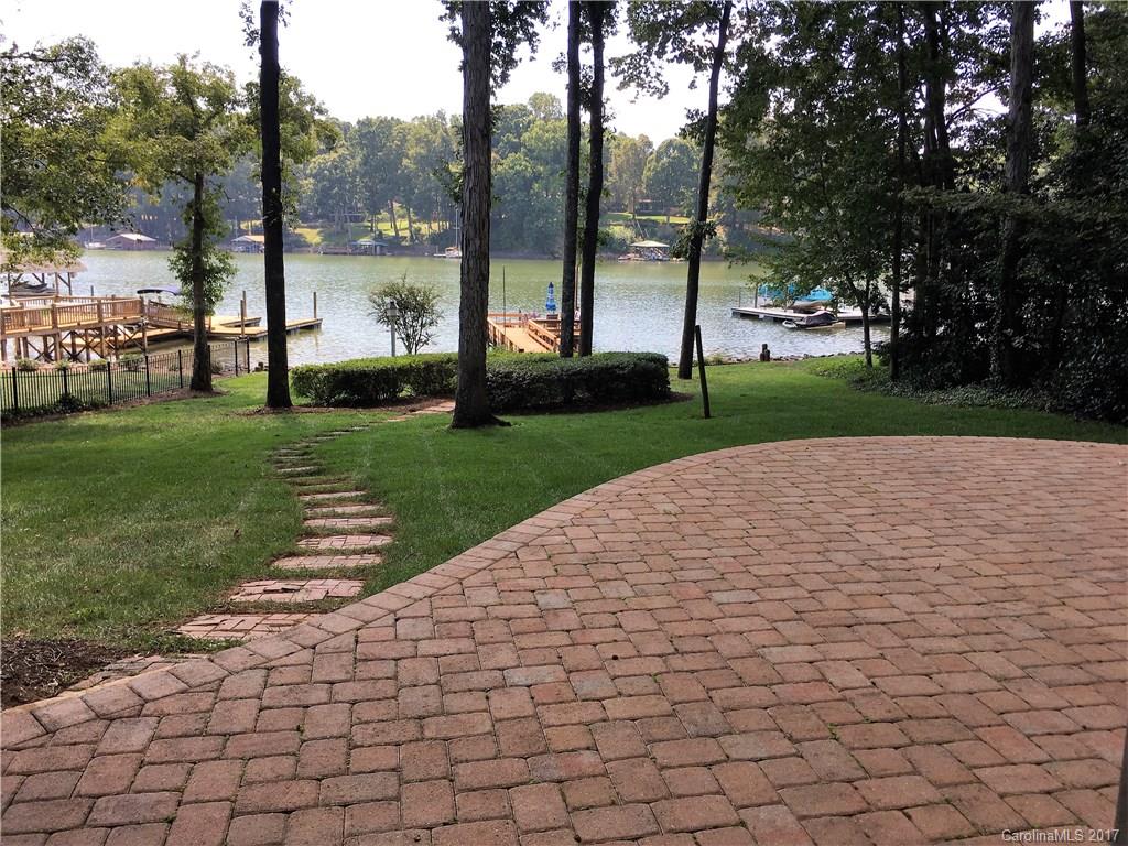 8300 Blades Trail Denver NC 28037
