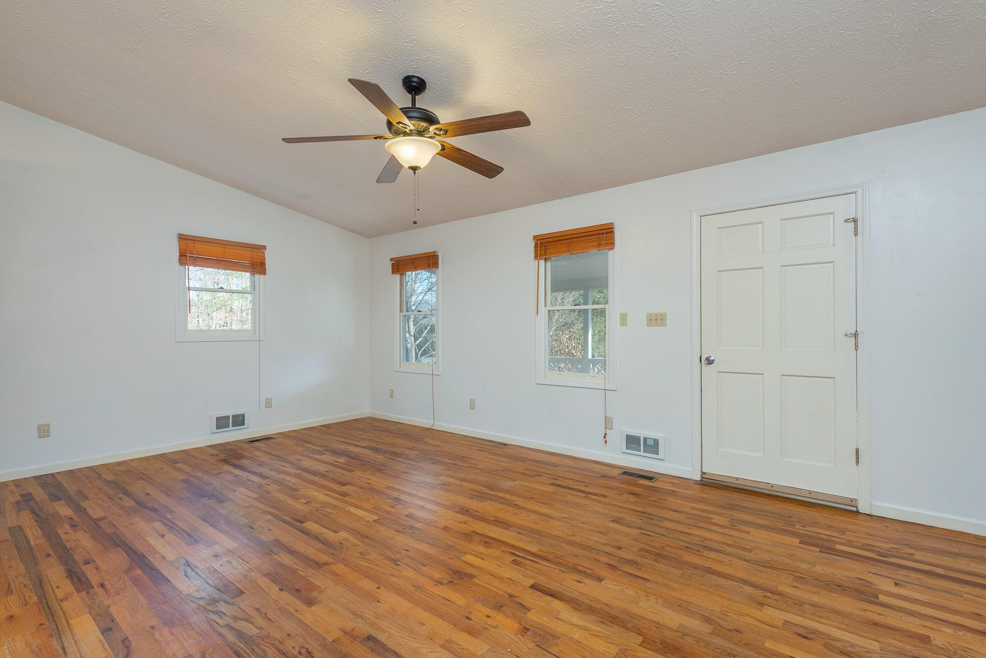 660 Buckeye Cove Road Swannanoa NC 28778
