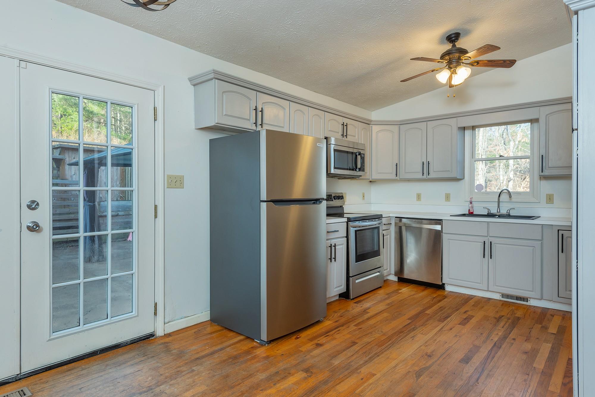 660 Buckeye Cove Road Swannanoa NC 28778