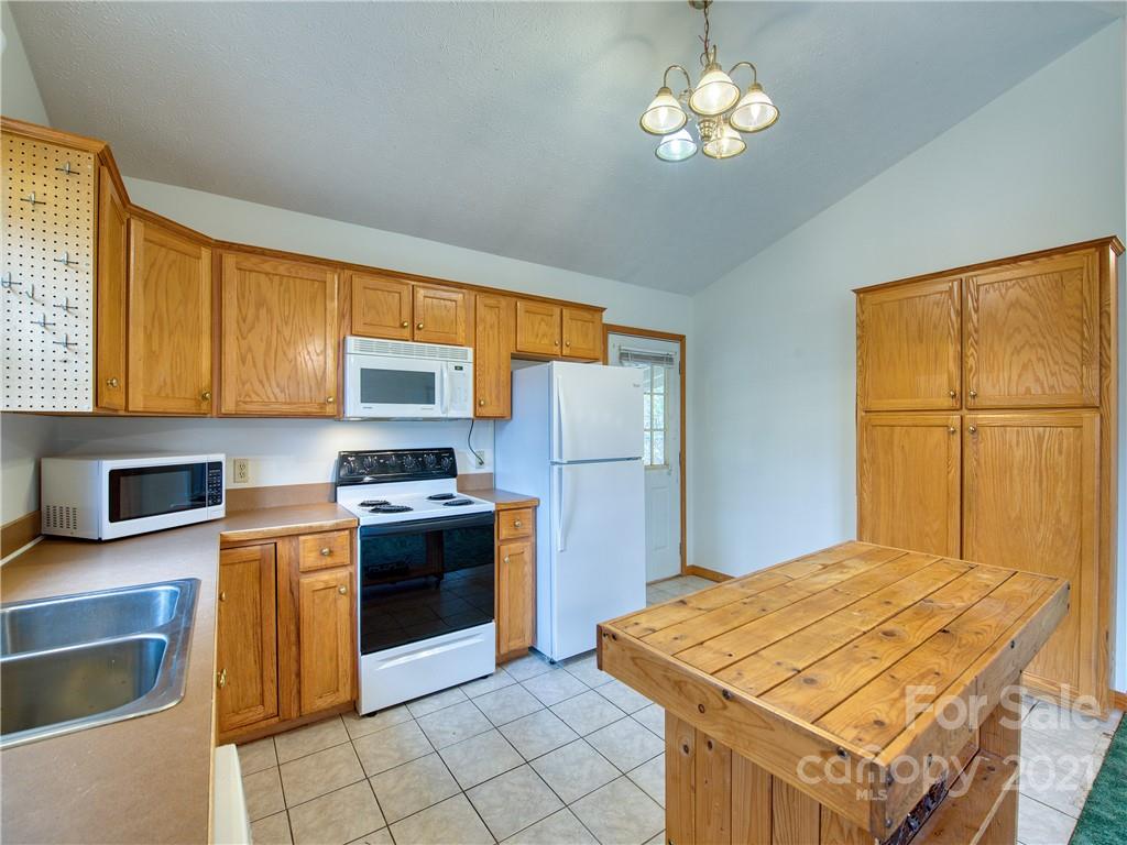 32 Cedarwood Drive Waynesville NC 28785