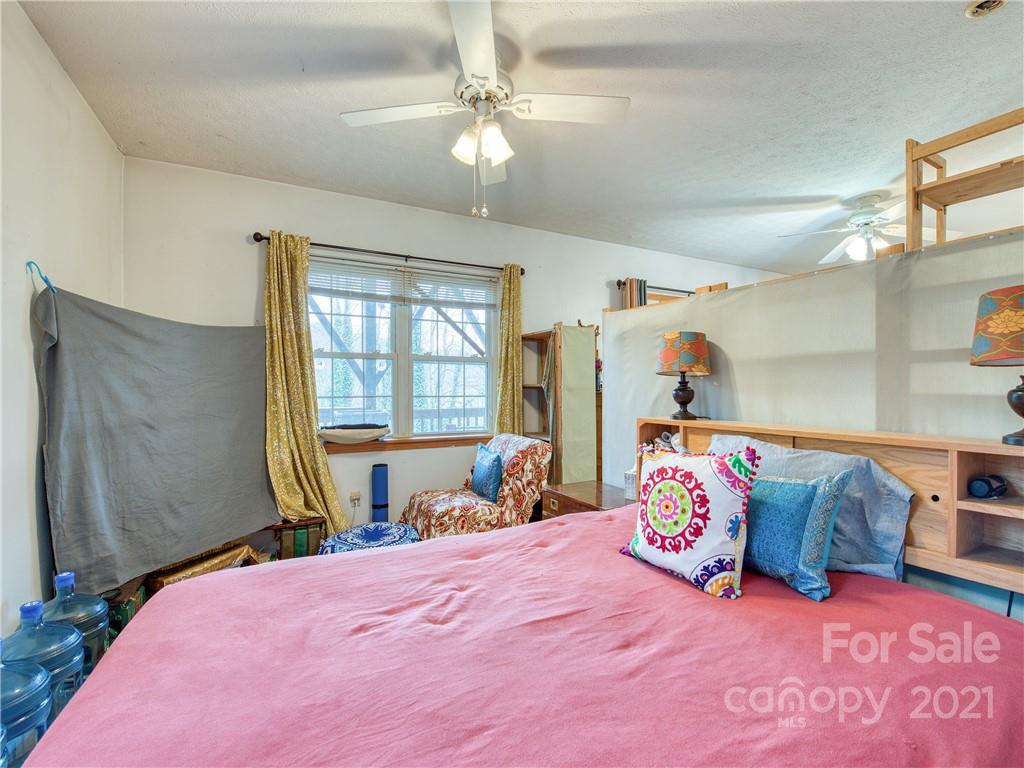 32 Cedarwood Drive Waynesville NC 28785