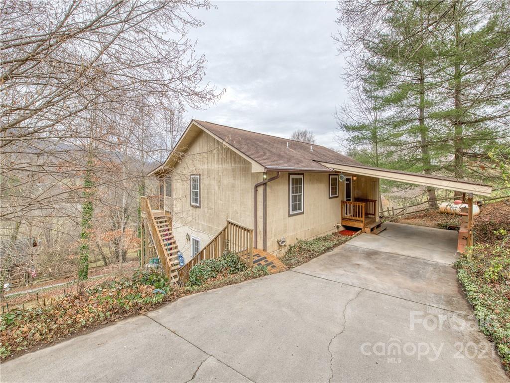 32 Cedarwood Drive Waynesville NC 28785
