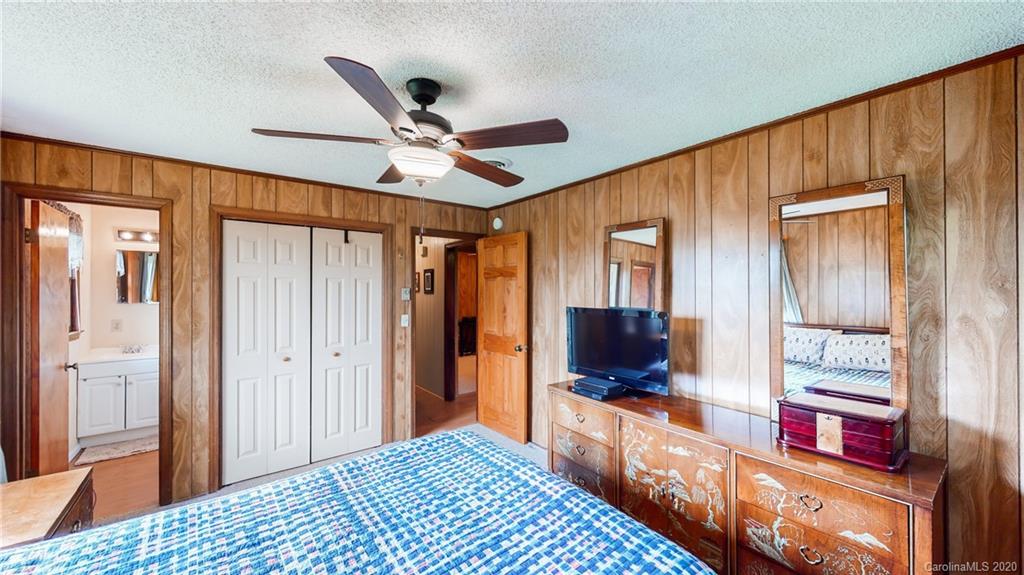 1057 Skyway Drive Marshall NC 28753
