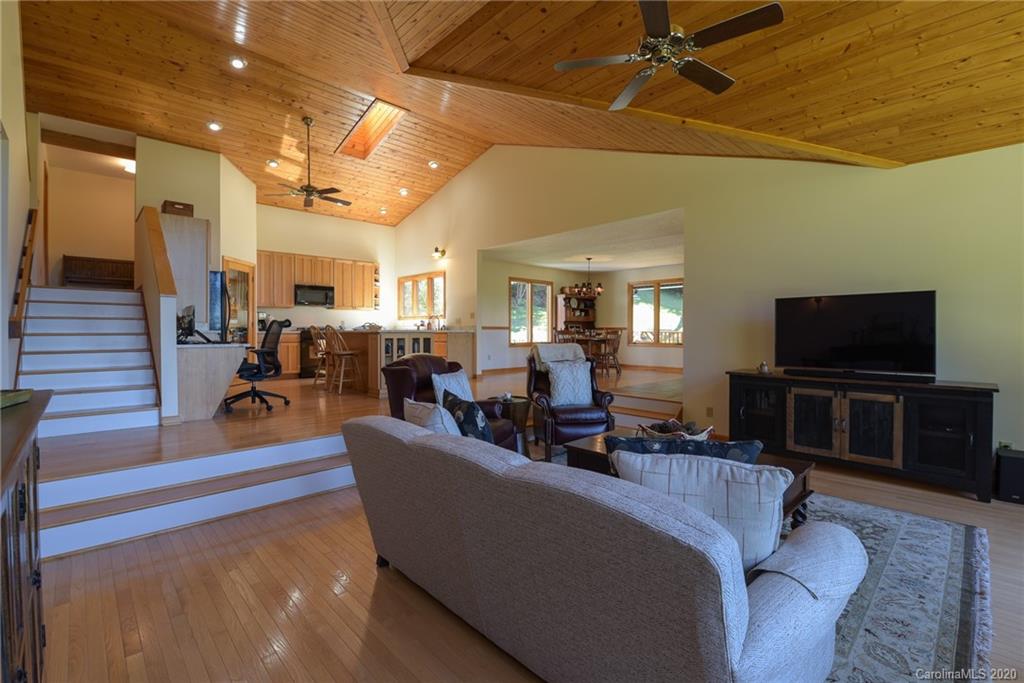 539 Seven Glens Drive Weaverville NC 28787