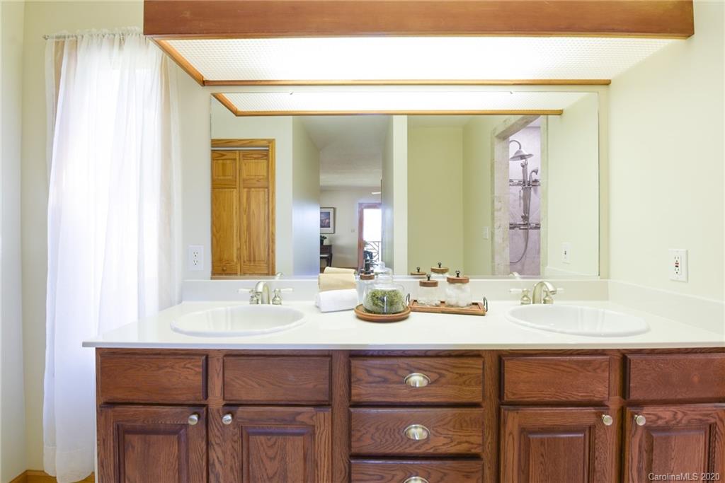 539 Seven Glens Drive Weaverville NC 28787