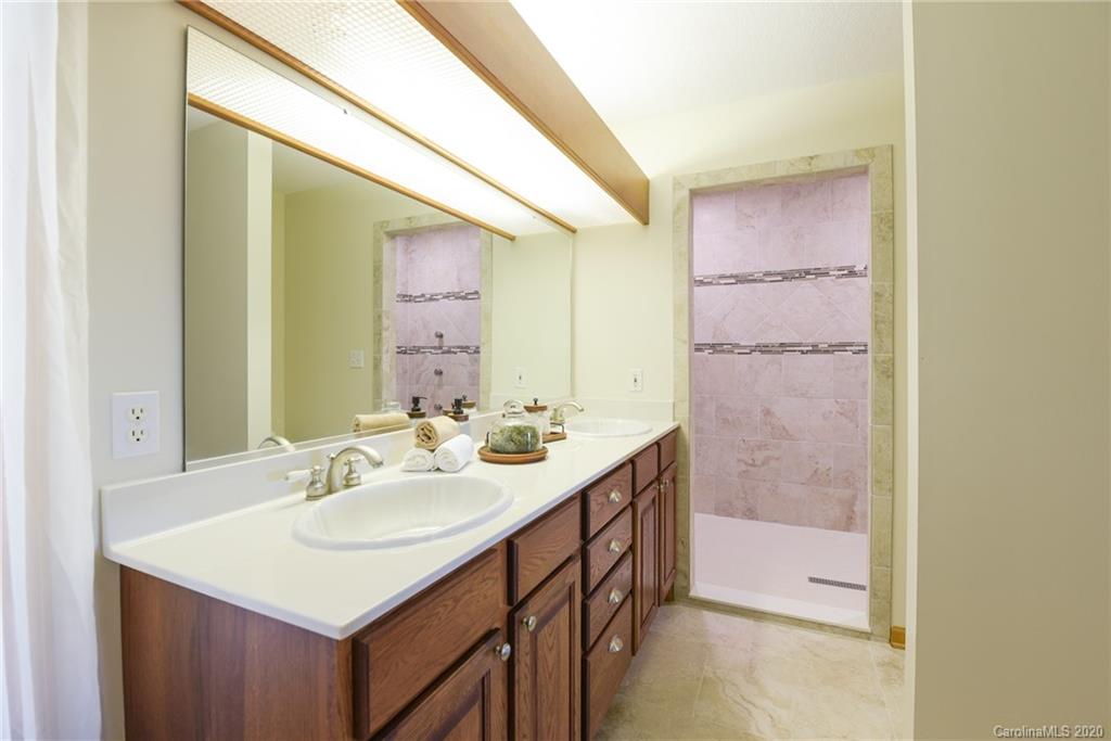 539 Seven Glens Drive Weaverville NC 28787