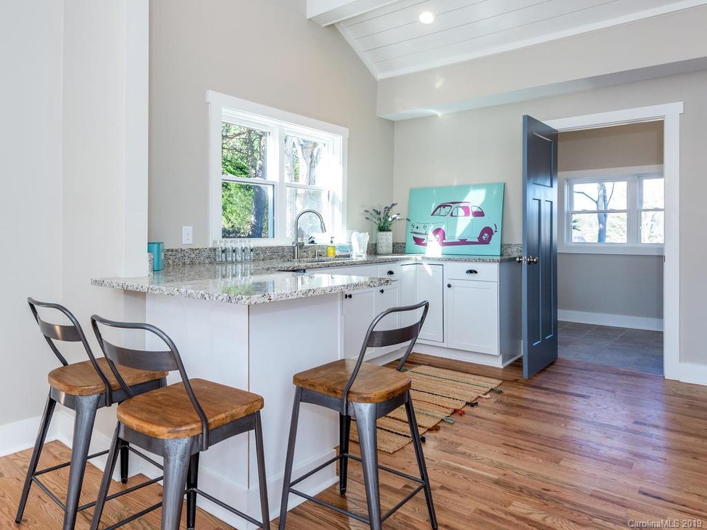 15 Lena Lane Asheville NC 28806