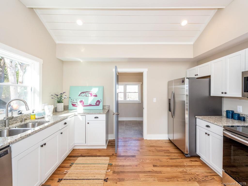 15 Lena Lane Asheville NC 28806