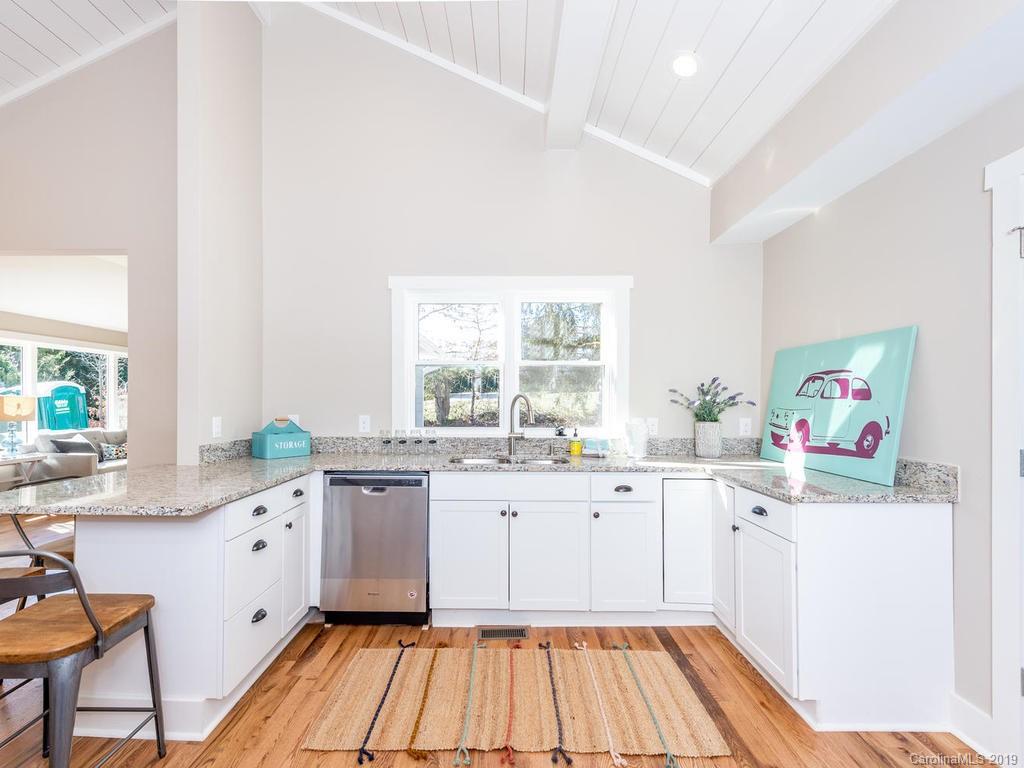 15 Lena Lane Asheville NC 28806