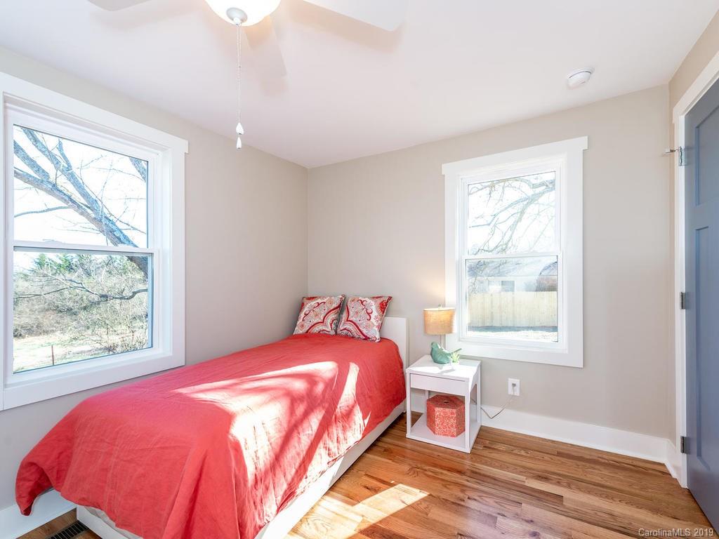 15 Lena Lane Asheville NC 28806